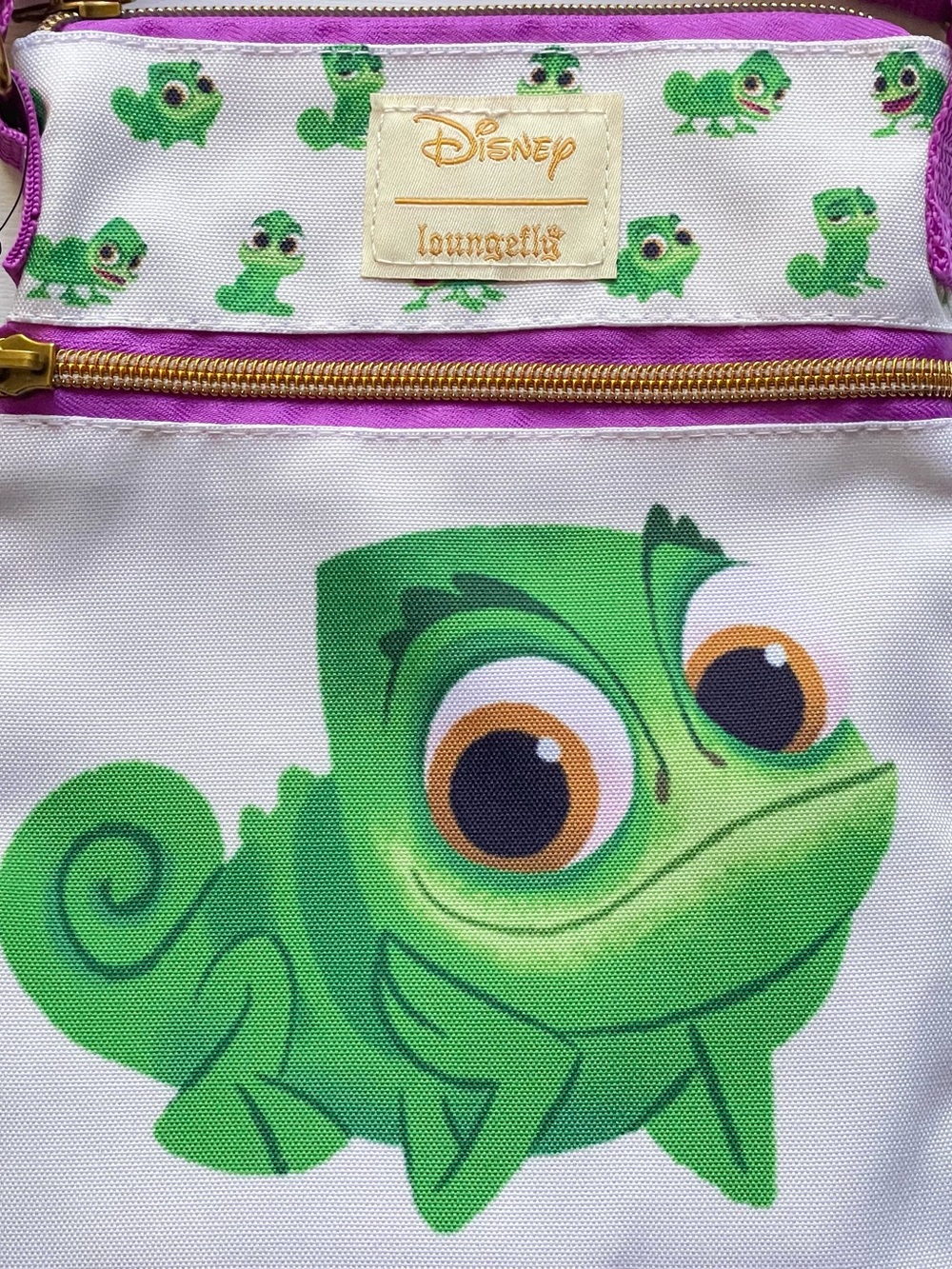 Loungefly Disney Tangled Pascal Passport Crossbody Bag And Enamel Pin - Picture 4 of 5